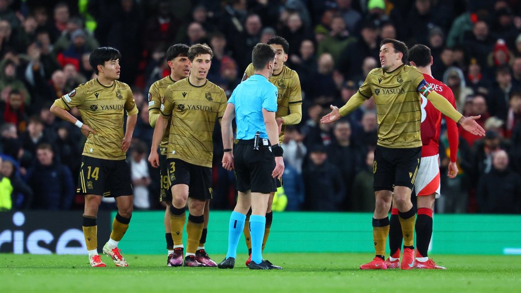 Un polémico arbitraje deja fuera a la&nbsp;Real