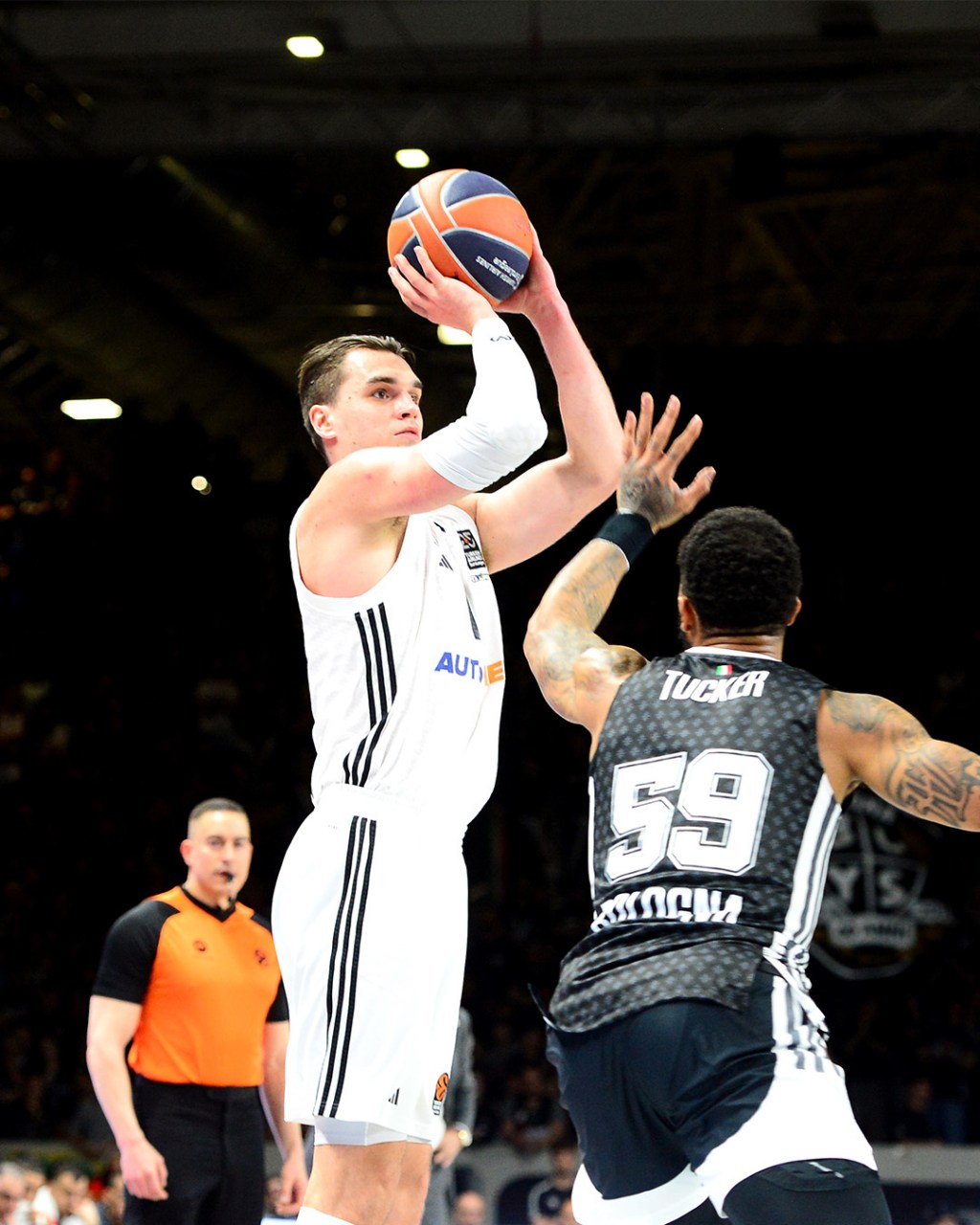 El Real Madrid consigue una coral victoria en&nbsp;Bolonia