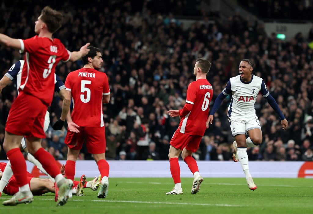 Odobert lidera la remontada del Tottenham para avanzar en la Europa&nbsp;League