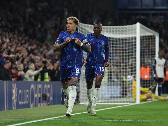 El Chelsea se impone ante el Tottenham en Stamford Bridge y sueña con la&nbsp;Champions