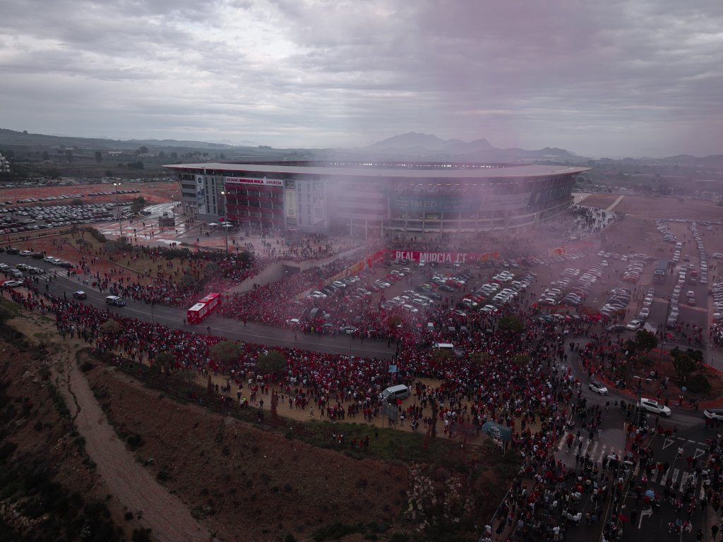 Reparto de puntos en el Enrique Roca, el líder salió vivo de&nbsp;Murcia