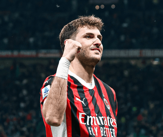 Santiago Giménez al&nbsp;rescate