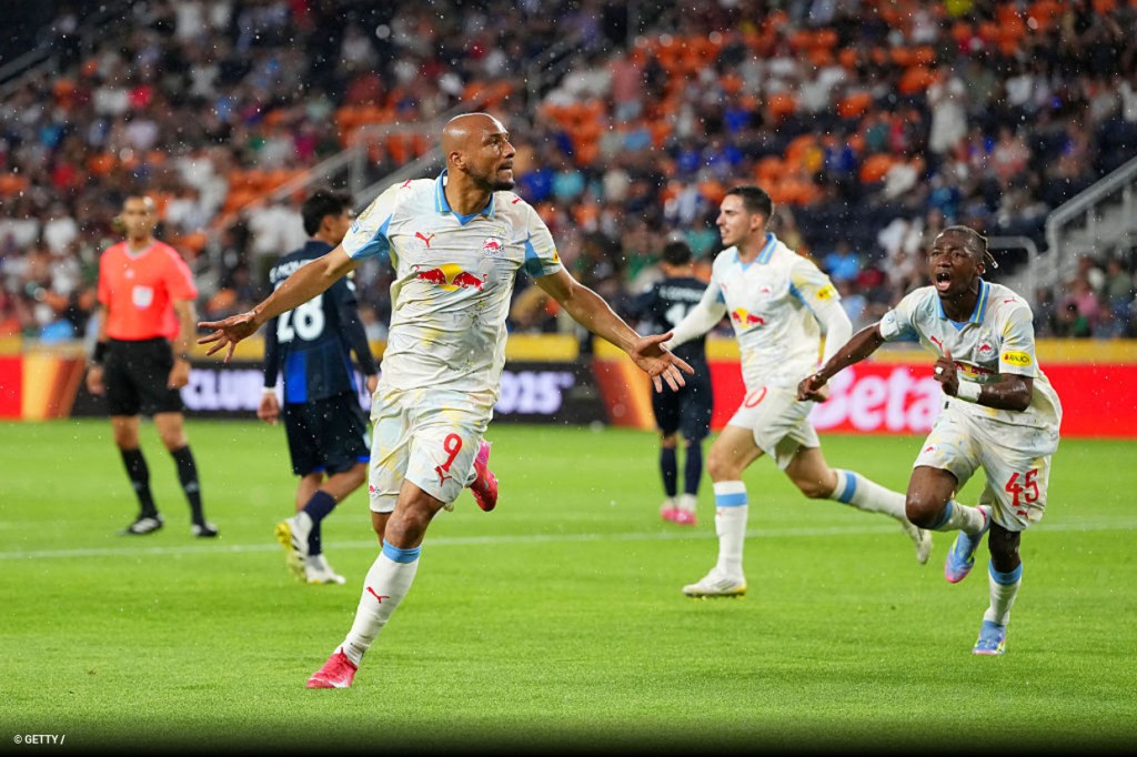 El Salzburgo cumple ante Pachuca y sueña con el primer puesto del&nbsp;grupo