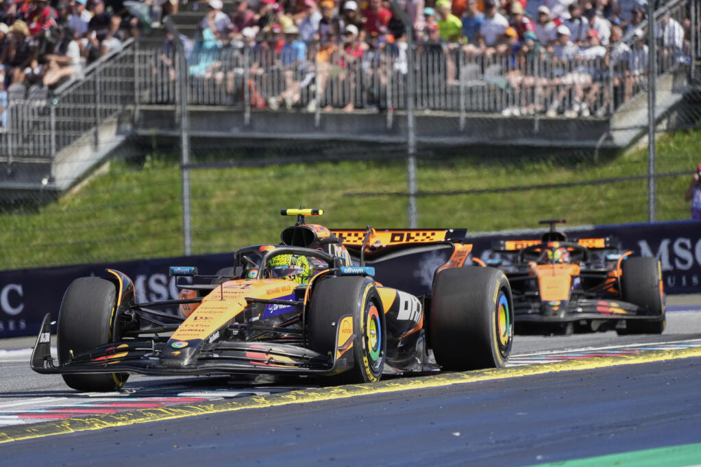 McLaren se pasea y el mundial está al rojo&nbsp;vivo
