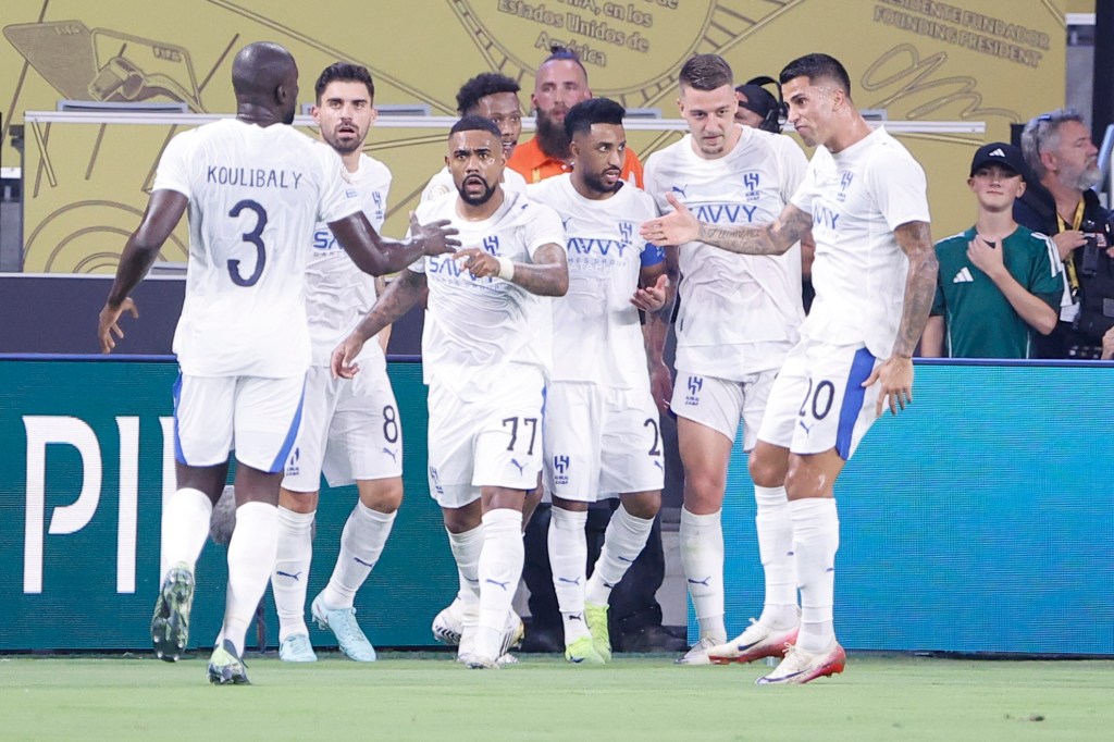 Al Hilal cumple, gana y pasa a&nbsp;octavos