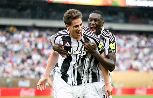 Kenan Yildiz tira de calidad y mete a la Juve en&nbsp;octavos