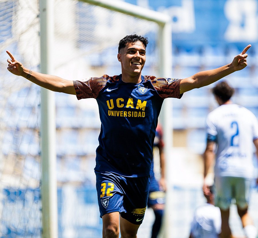 Álex Bueno Y Xente Vila renovados hasta 2027 y con ficha del primer&nbsp;equipo