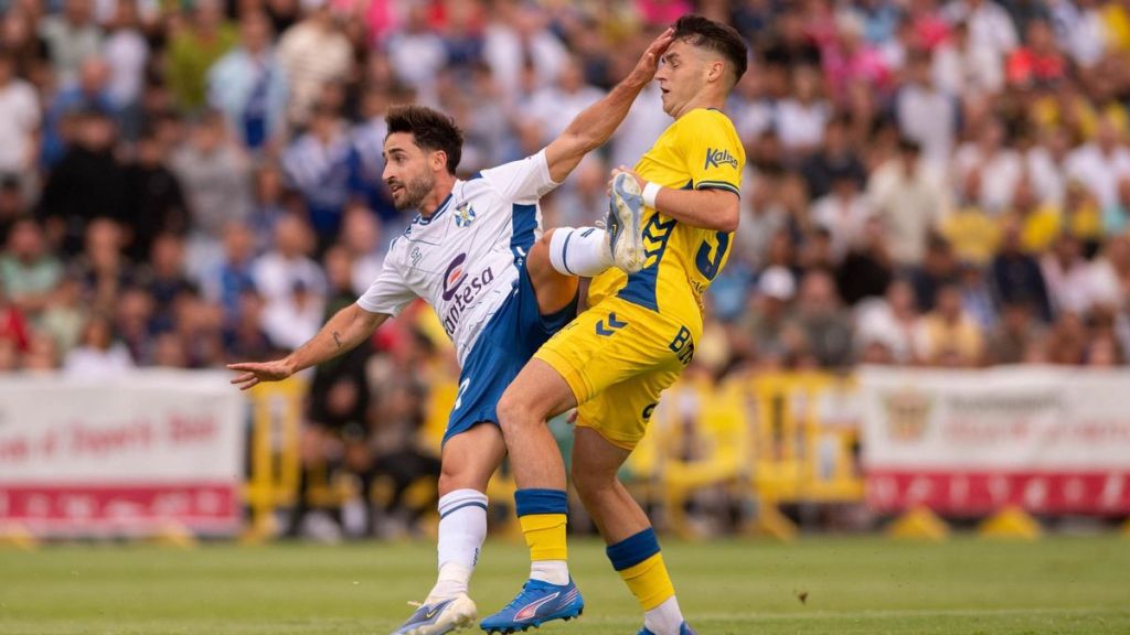 La falta de gol condena a Las Palmas en el derbi: el Tenerife triunfa en los&nbsp;penaltis