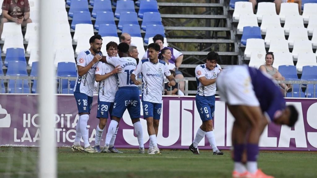 Un estreno esperanzador: El Tenerife arranca con paso firme su camino en Primera&nbsp;RFEF