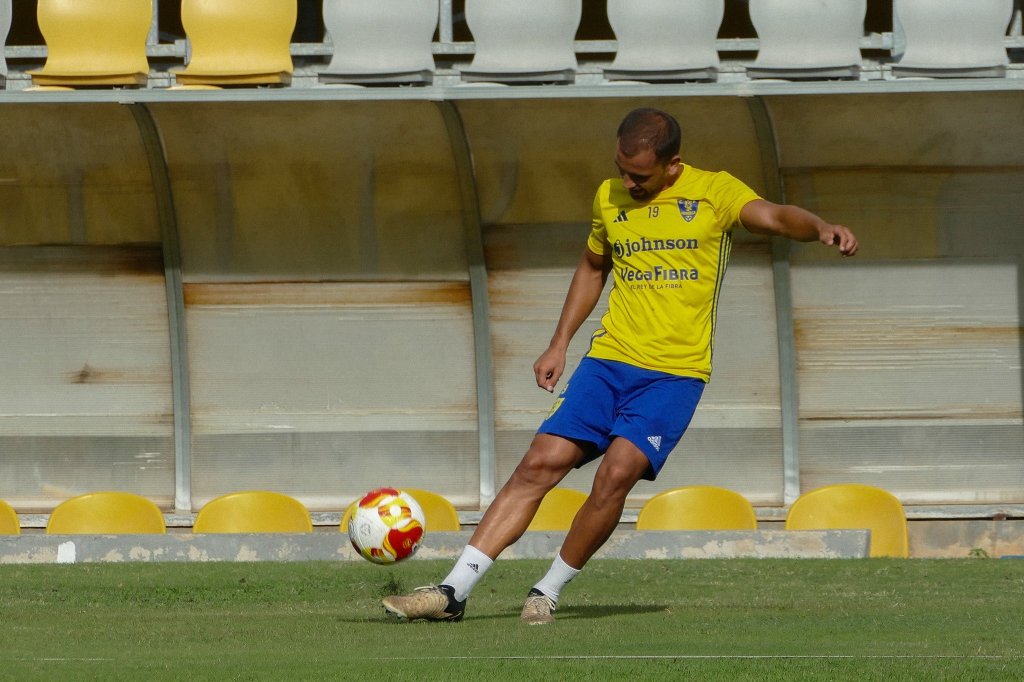 Concluye la primera semana de entrenamientos en Los Arcos para el Orihuela&nbsp;C.F.