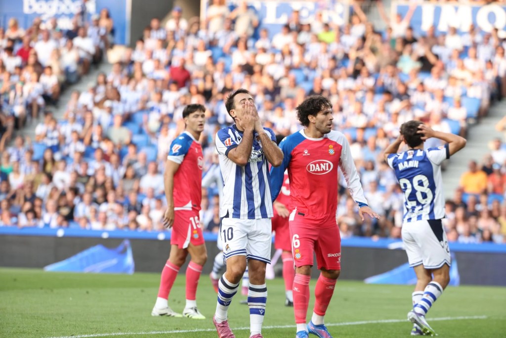 Real Sociedad y Espanyol empatan en un partido&nbsp;frenético
