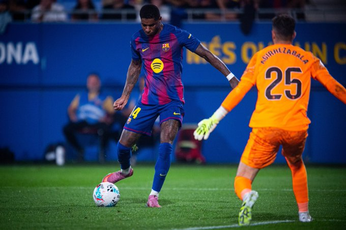 La apisonadora culé arrolla a un Valencia sin&nbsp;personalidad