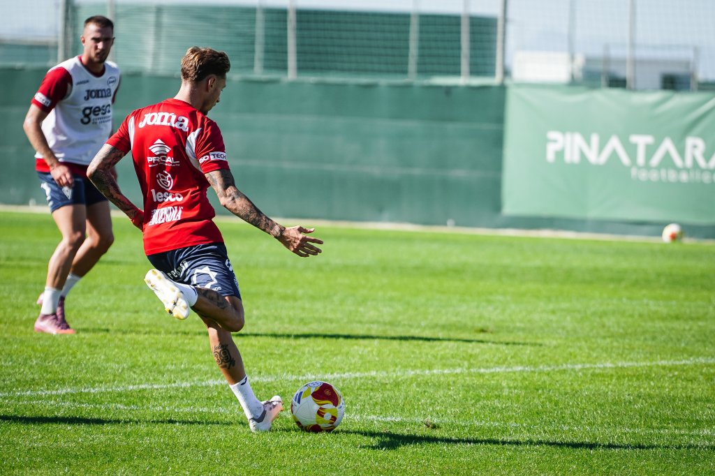 El centro del campo del Real Murcia, la batuta que no&nbsp;ordena