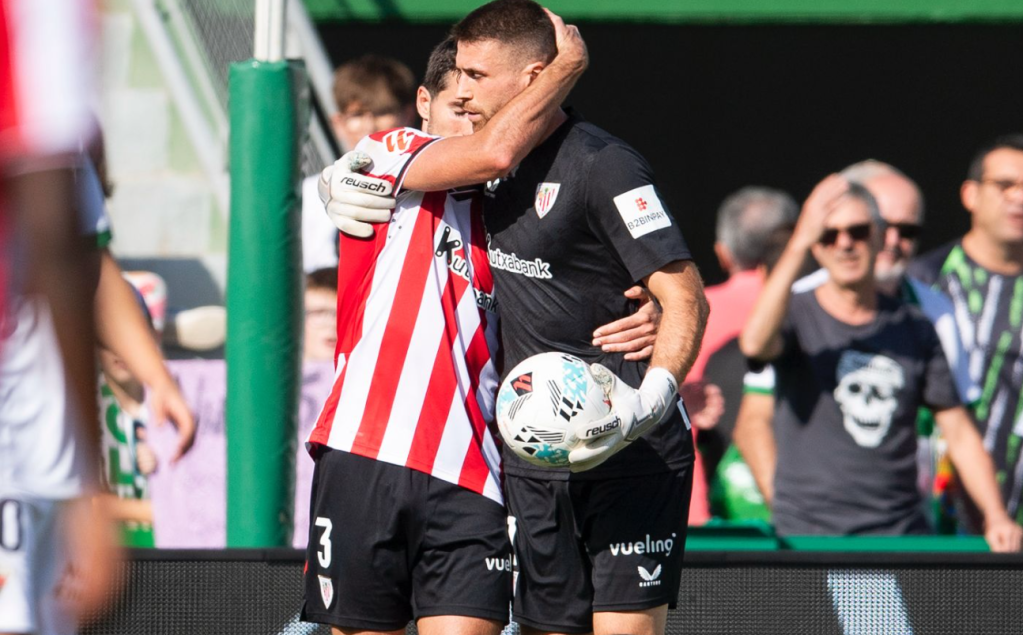 Unai Simón sostiene a los leones ante un Elche&nbsp;superlativo