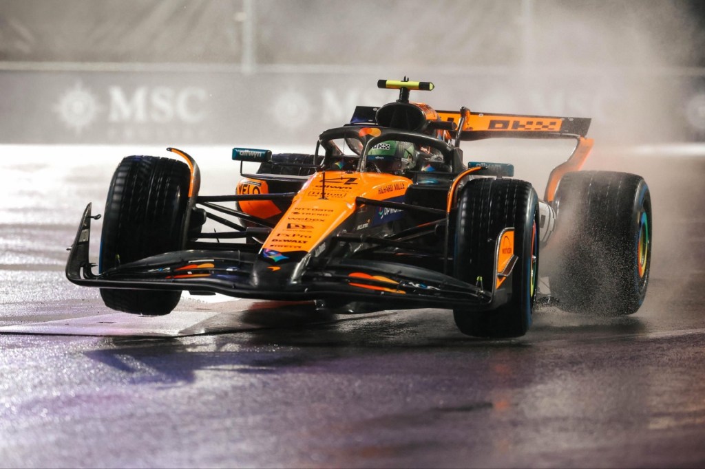 Lando Norris baila bajo la lluvia y logra la pole en las&nbsp;Vegas