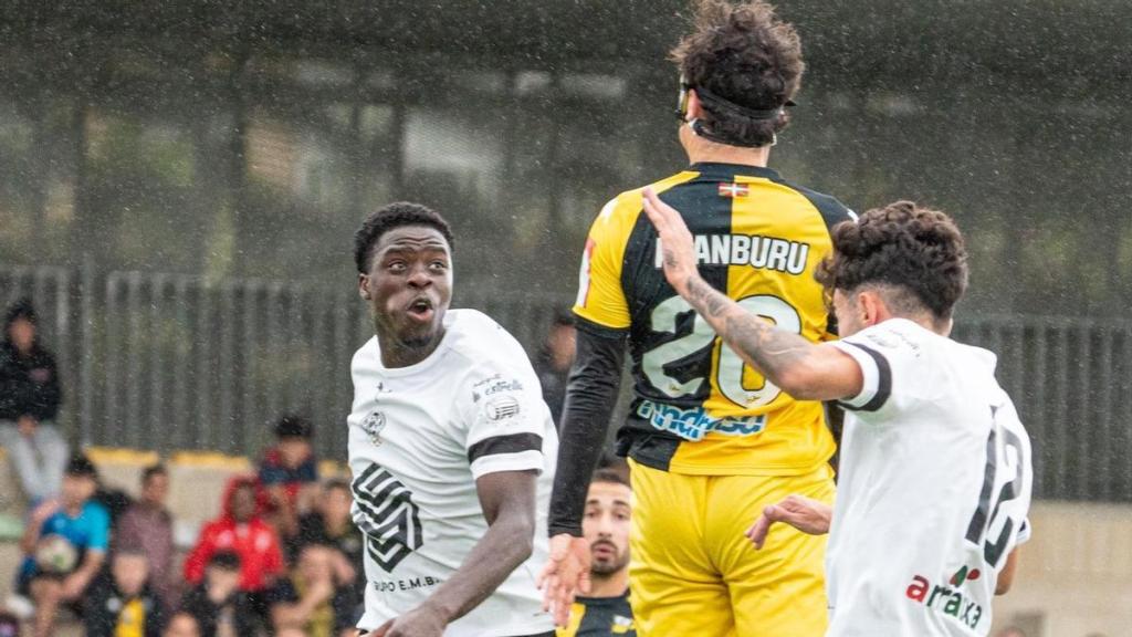 El Athletic se interesa en ‘Testy’ Onukwuru, el central de 18 años formado en el Alavés que despunta en Tercera&nbsp;RFEF