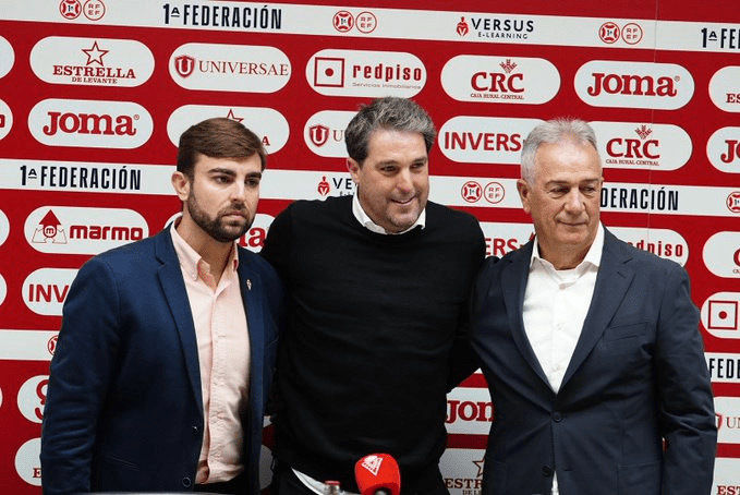Joseba Etxeberría y Asier Goiria, cesados por el Real&nbsp;Murcia