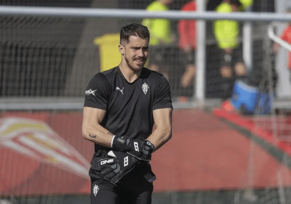Rubén Yañez seguirá defendiendo la camiseta del Sporting hasta&nbsp;2028