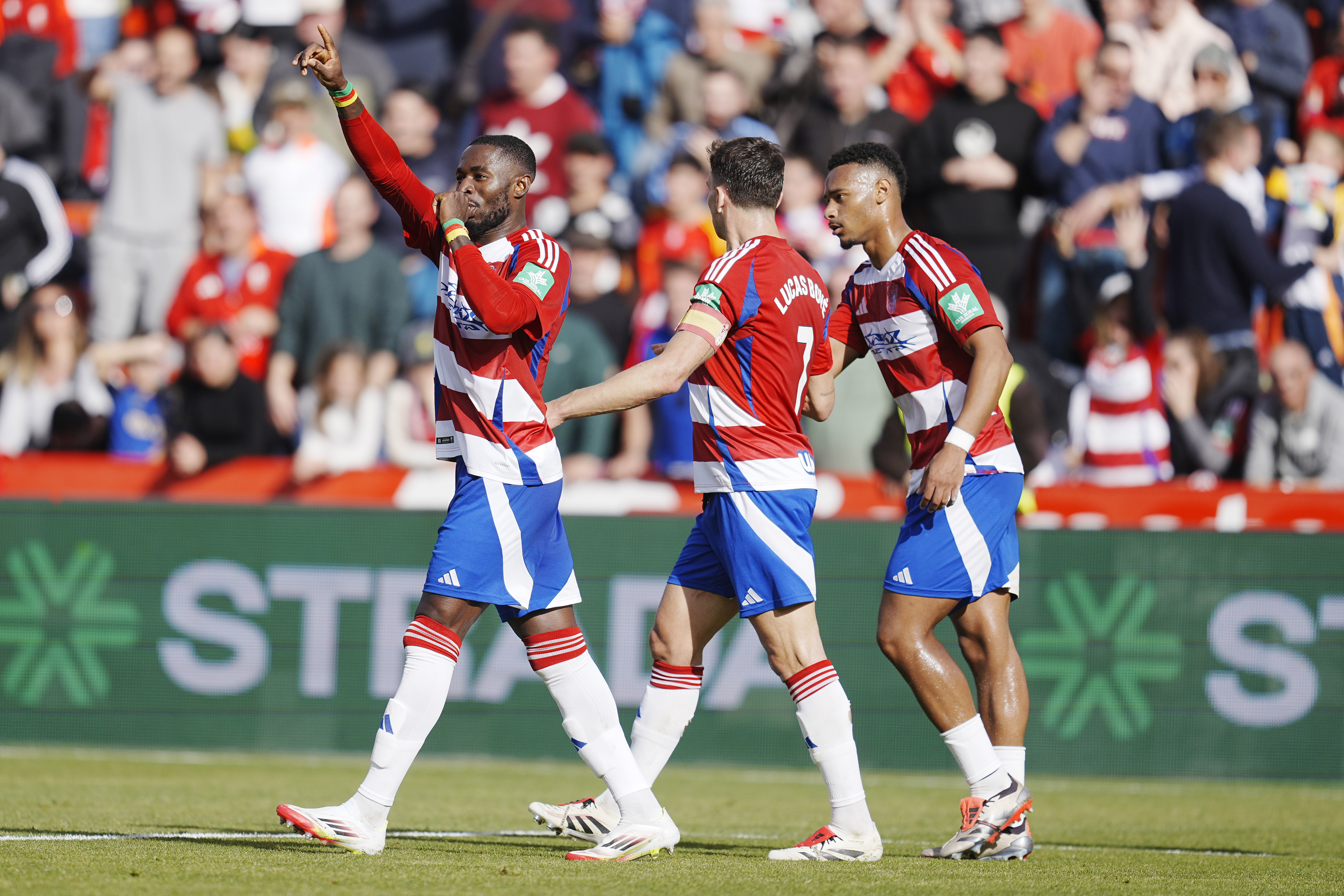 Previa Real Sporting vs Granada CF: Sporting y Granada, obligados a sumar en un duelo de ambiciones opuestas