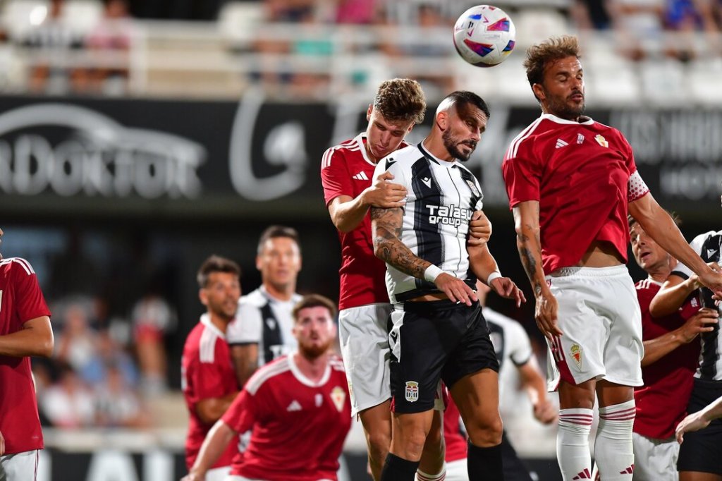 Previa Cartagena – Real Murcia: el duelo que paraliza la Región en un derbi con mucha&nbsp;historia