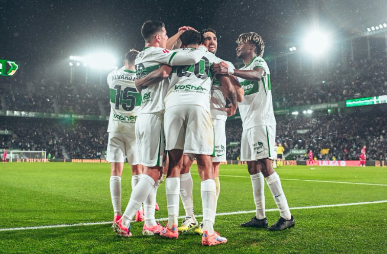 El Elche baila bajo la lluvia para cerrar un 2025&nbsp;mágico