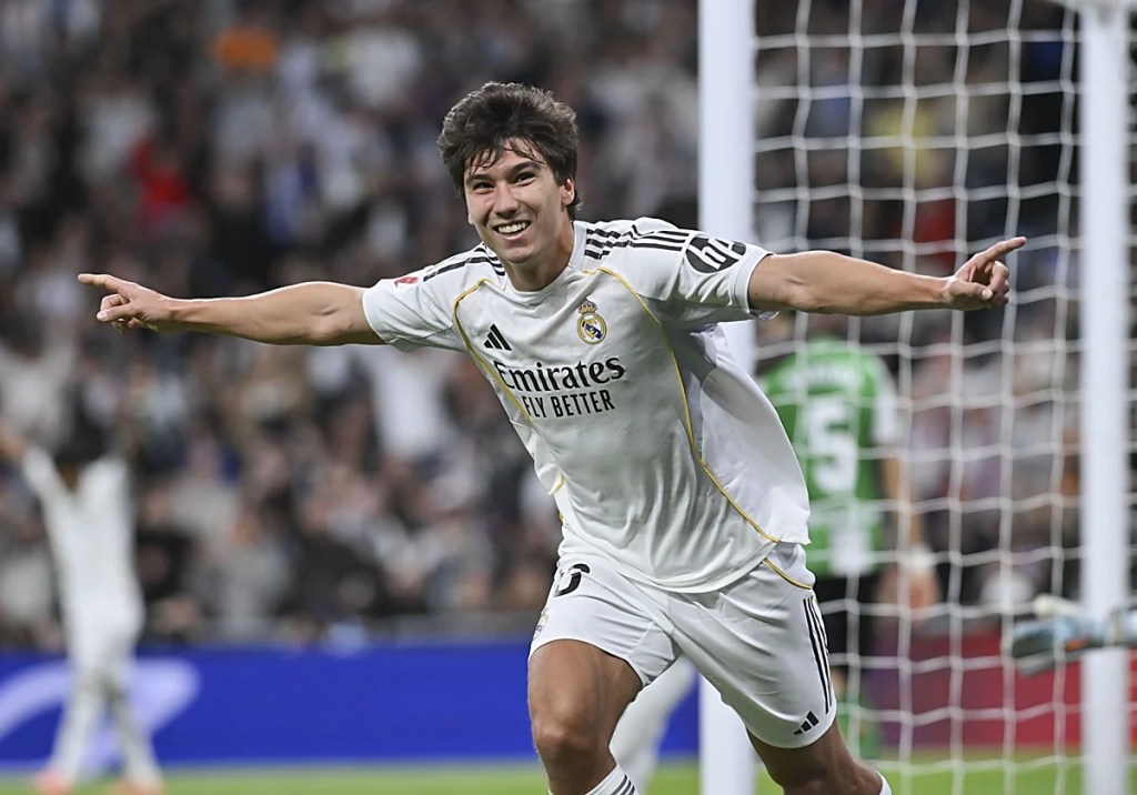 Gonzalo se disfraza de Rey Mago y lidera la manita del&nbsp;Madrid