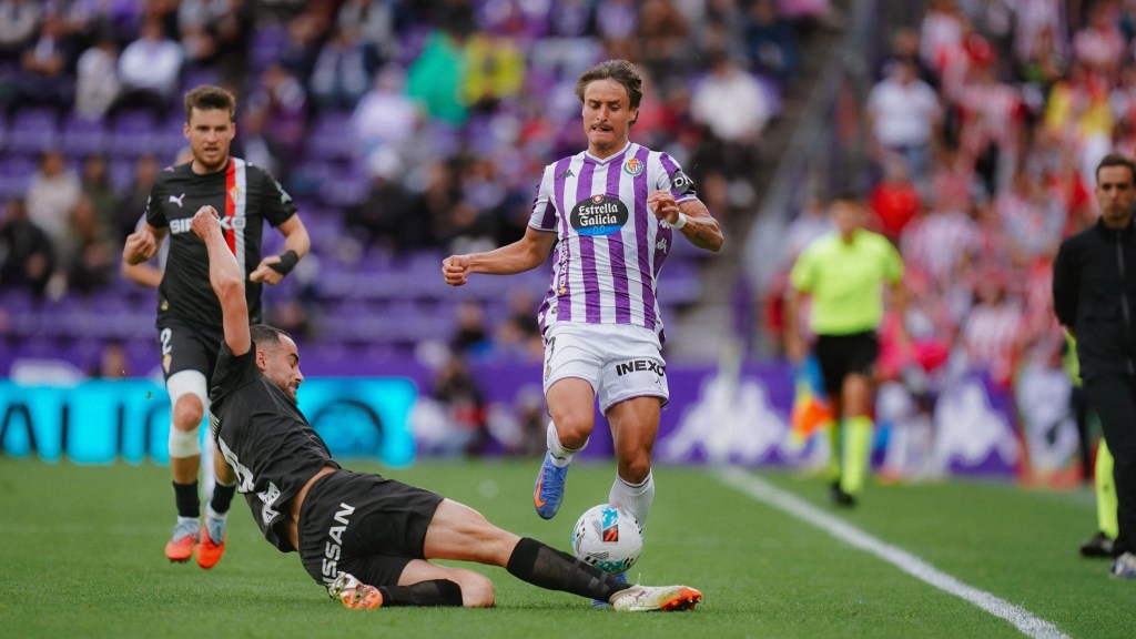 Previa Real Sporting-Valladolid: El Sporting busca ganar para hundir al Pucela en lo más&nbsp;profundo
