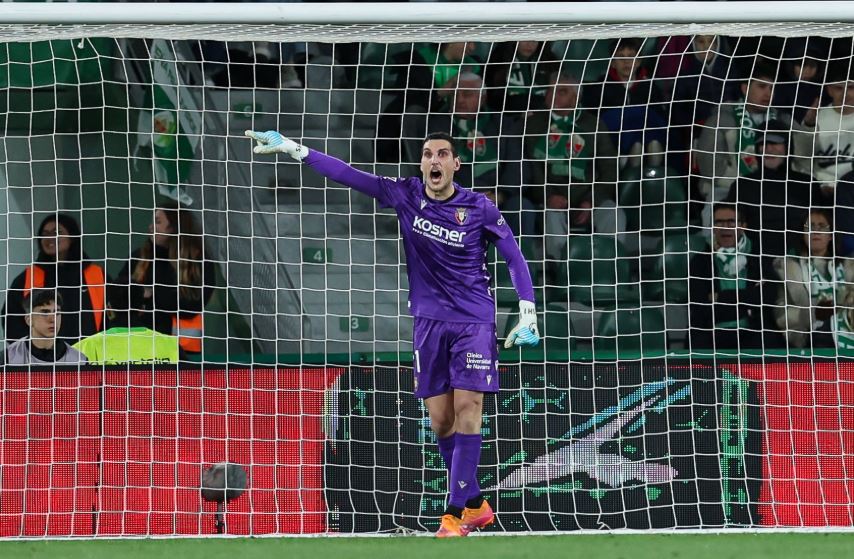 El Elche se topa con Sergio Herrera y pierde dos&nbsp;puntos