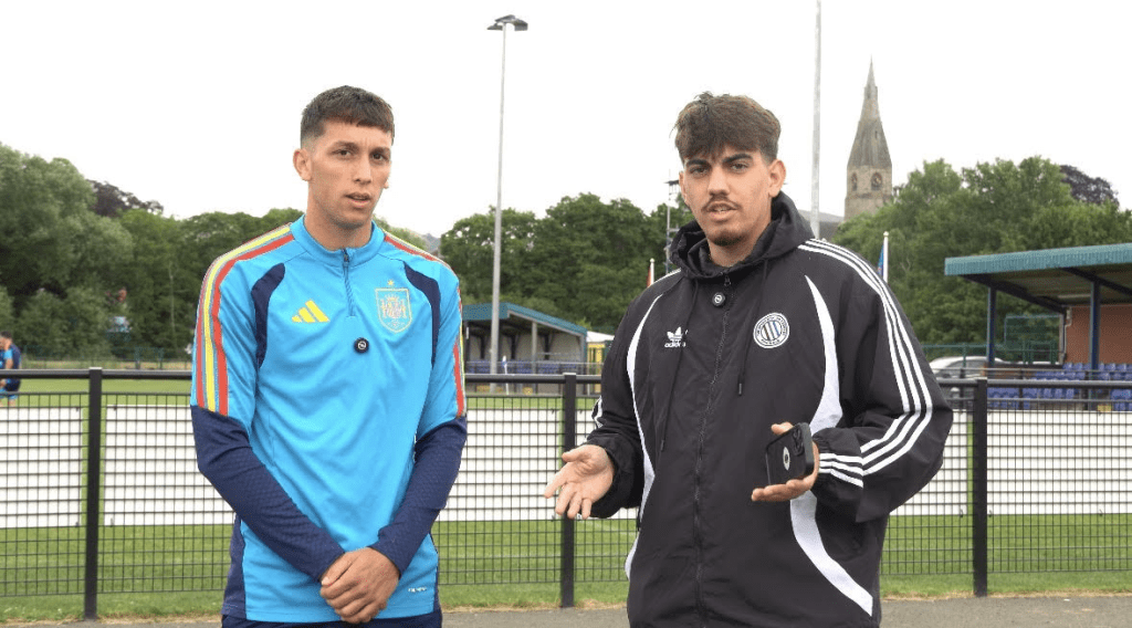«Tienes que dejártelo todo en el campo para ser futbolista profesional» Hugo&nbsp;López