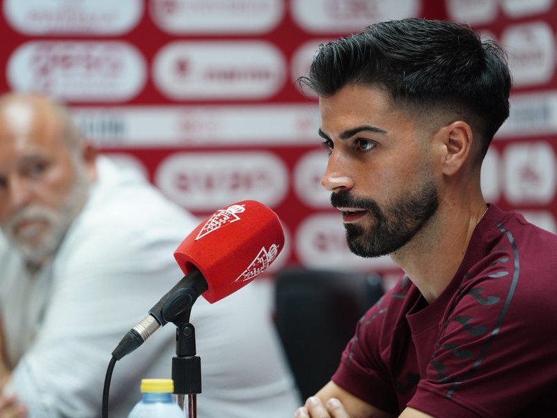 Chema Núñez ya pisa el césped del Enrique&nbsp;Roca