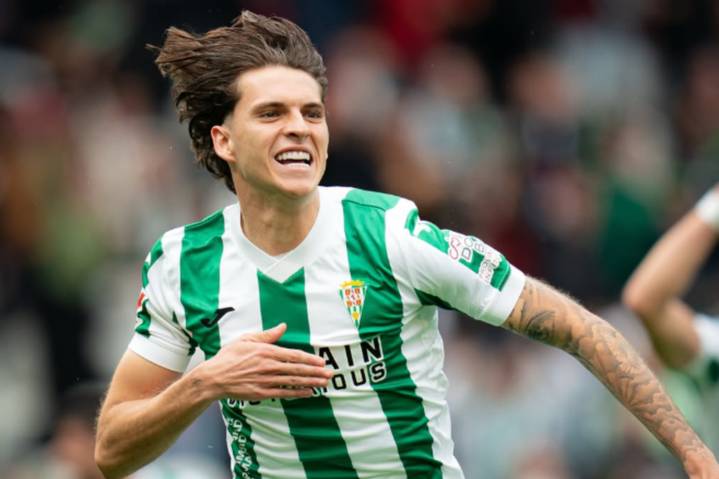 RUMOR | El Sporting se fija en Álex Sala para reforzar el centro del&nbsp;campo