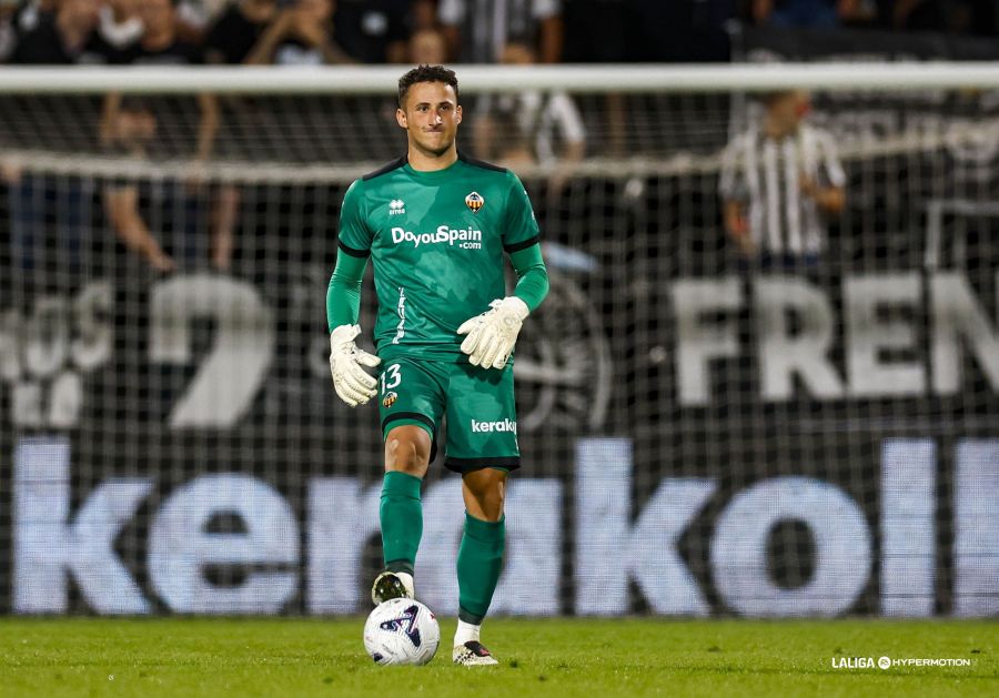Matthys, entre los que más juegan el balón en el Castellón